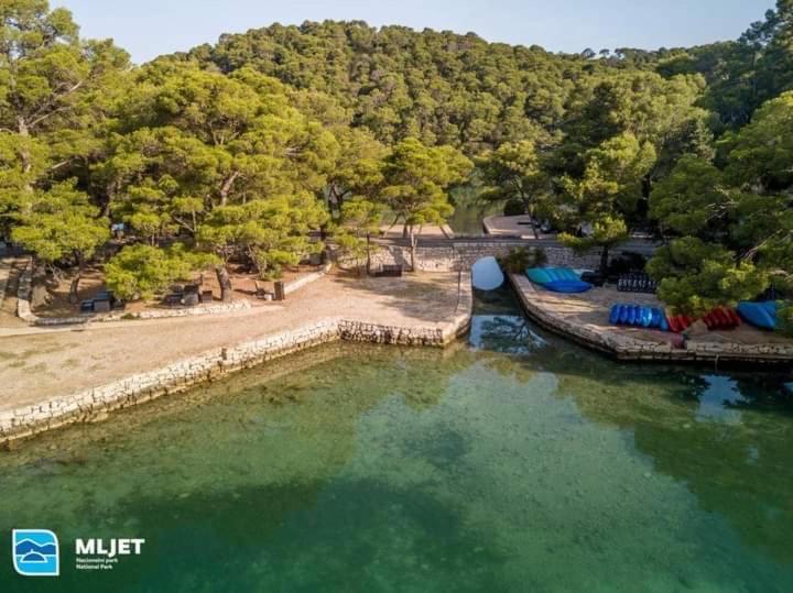 Polly Apartments With Swimming Pool Babino Polje Esterno foto